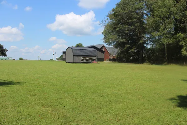 $695,000 | 646 Indian Creek Road, Huntland, TN 37345