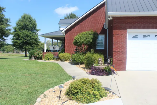 $695,000 | 646 Indian Creek Road, Huntland, TN 37345