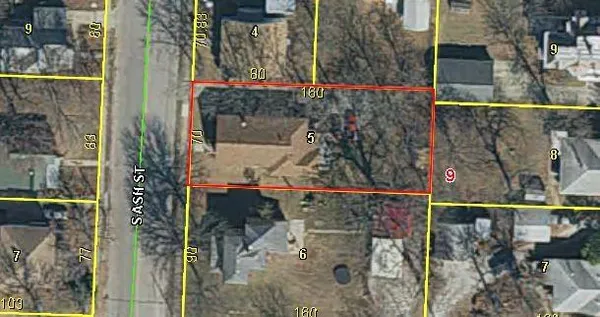 $1 | 325 South Ash Street, Nevada, MO 64772