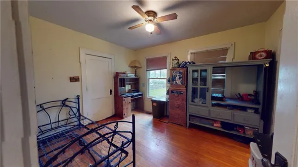 $1 | 325 South Ash Street, Nevada, MO 64772
