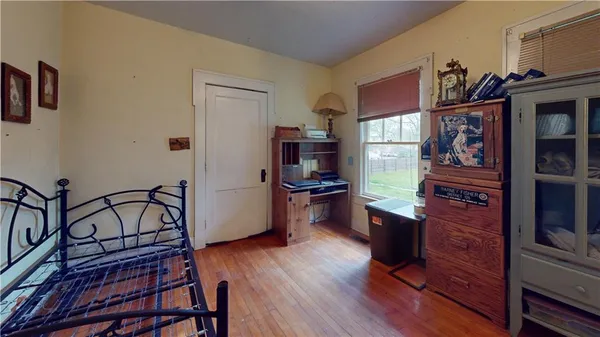 $1 | 325 South Ash Street, Nevada, MO 64772