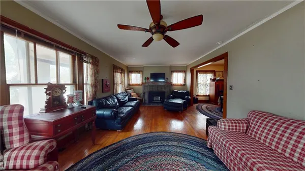 $1 | 325 South Ash Street, Nevada, MO 64772