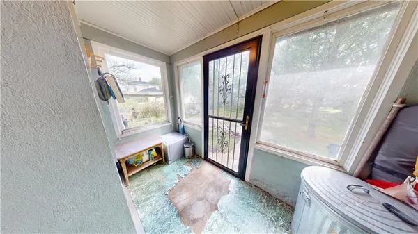 $1 | 325 South Ash Street, Nevada, MO 64772