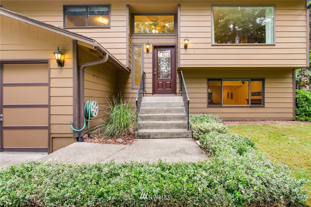 18226 Southeast Lake Youngs Road Renton, WA 98058 - Photo 2 of 24