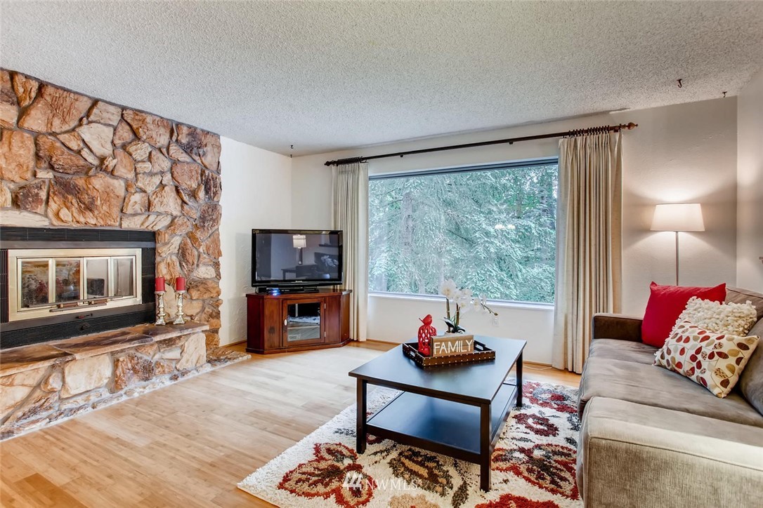 18226 Southeast Lake Youngs Road Renton, WA 98058 - Photo 3 of 24