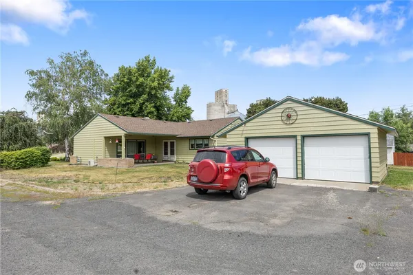 $389,000 | 308 North 2nd Street, Harrington, WA 99134