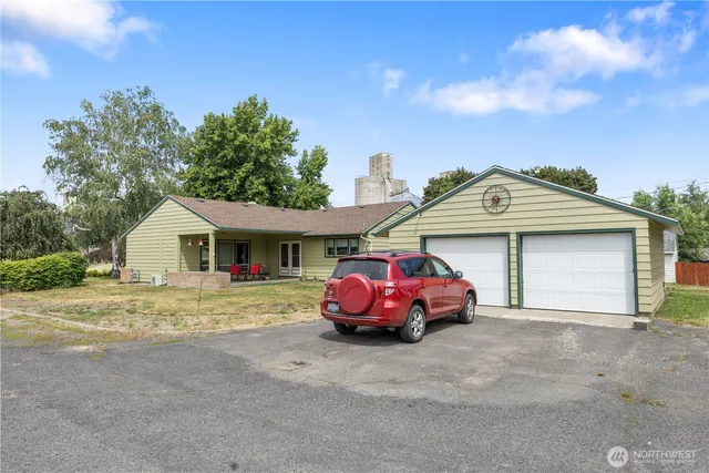 $389,000 | 308 North 2nd Street, Harrington, WA 99134