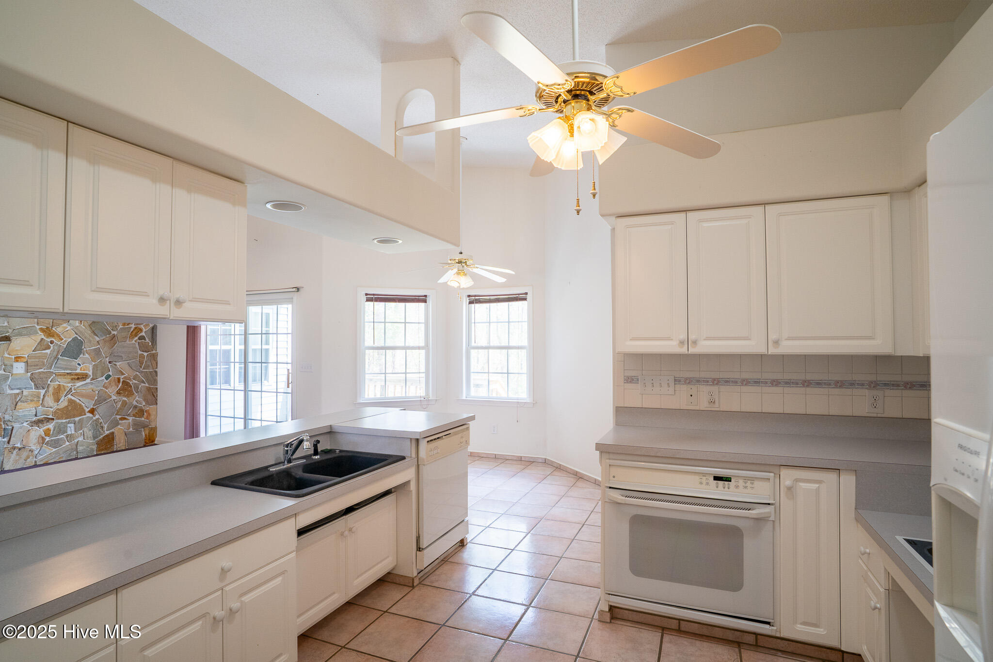 428 Ridge Road Jacksonville, NC 28540 - Photo 7 of 34 DSC06344-HDR