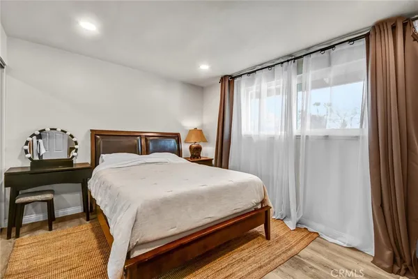 $1,274,500 | 2342 North Mills Avenue, Claremont, CA 91711