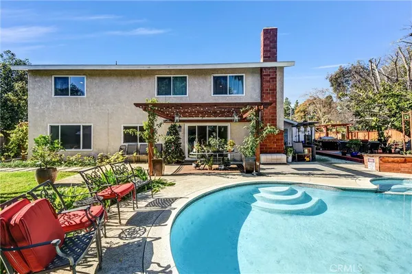 $1,274,500 | 2342 North Mills Avenue, Claremont, CA 91711