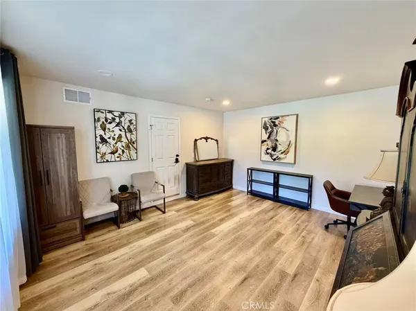 $1,274,500 | 2342 North Mills Avenue, Claremont, CA 91711