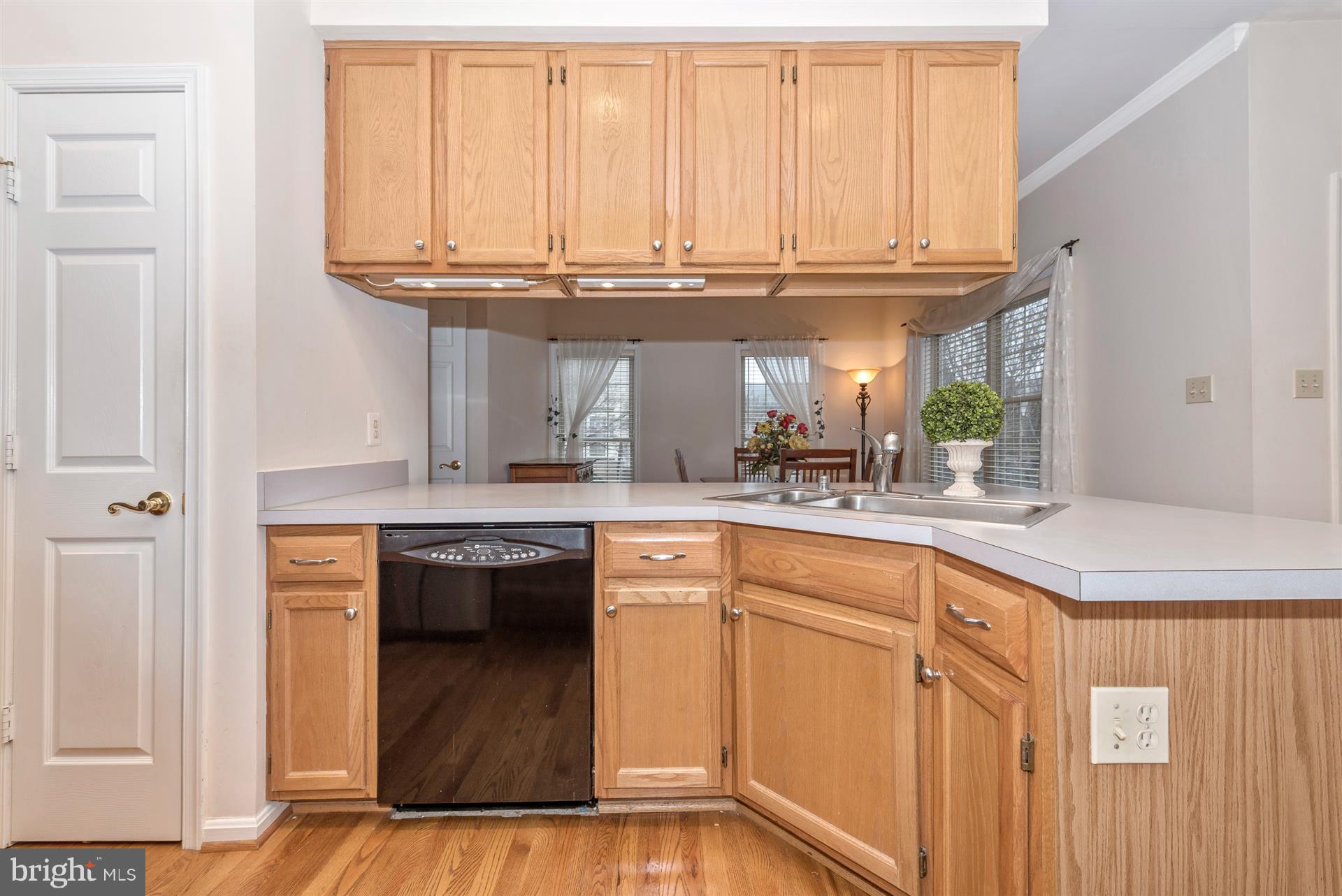 2426 Stoney Creek Road Frederick, MD 21701 - Photo 12 of 39 Pantry, peninsula with plenty of counter space.