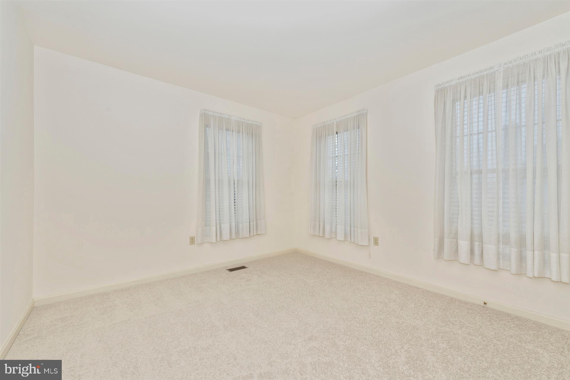 2426 Stoney Creek Road Frederick, MD 21701 - Photo 23 of 39 Second bedroom with corner windows