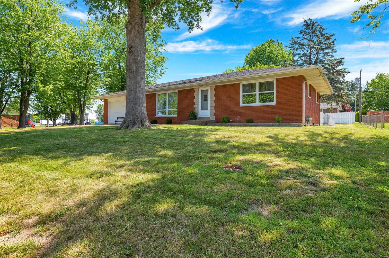 24 Victor Street Waterloo, IL 62298 - Photo 4 of 34