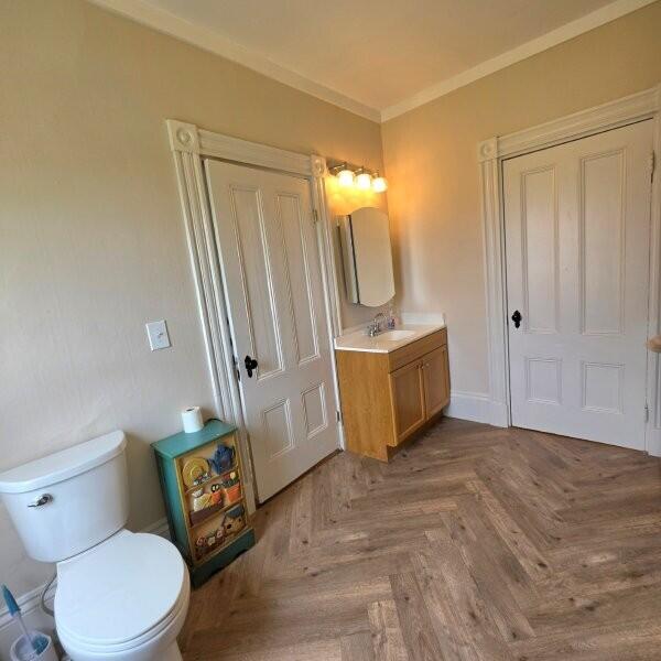 866 Main Street Lincoln, ME 04457 - Photo 17 of 69 1st Foor Bathroom