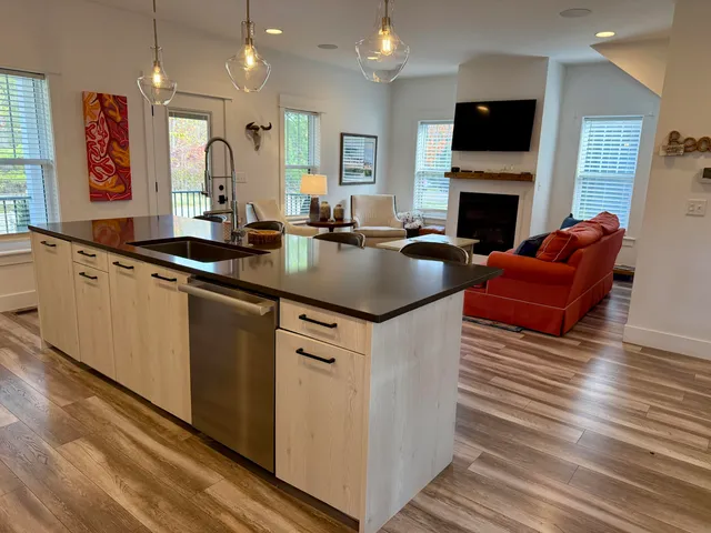 $899,000 | 6910 3rd Street, Douglas, MI 49406