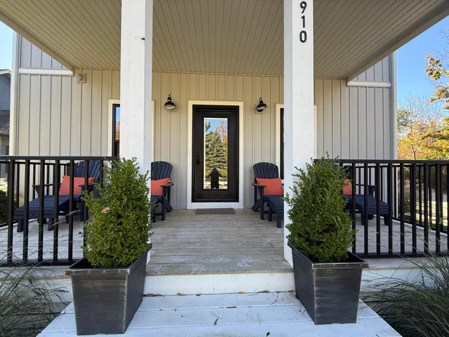 $899,000 | 6910 3rd Street, Douglas, MI 49406