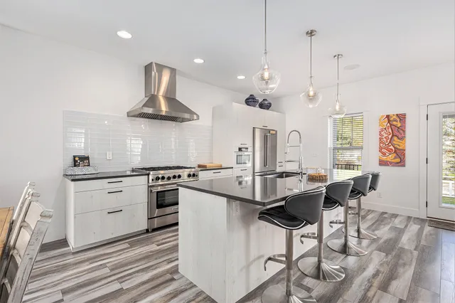 $899,000 | 6910 3rd Street, Douglas, MI 49406