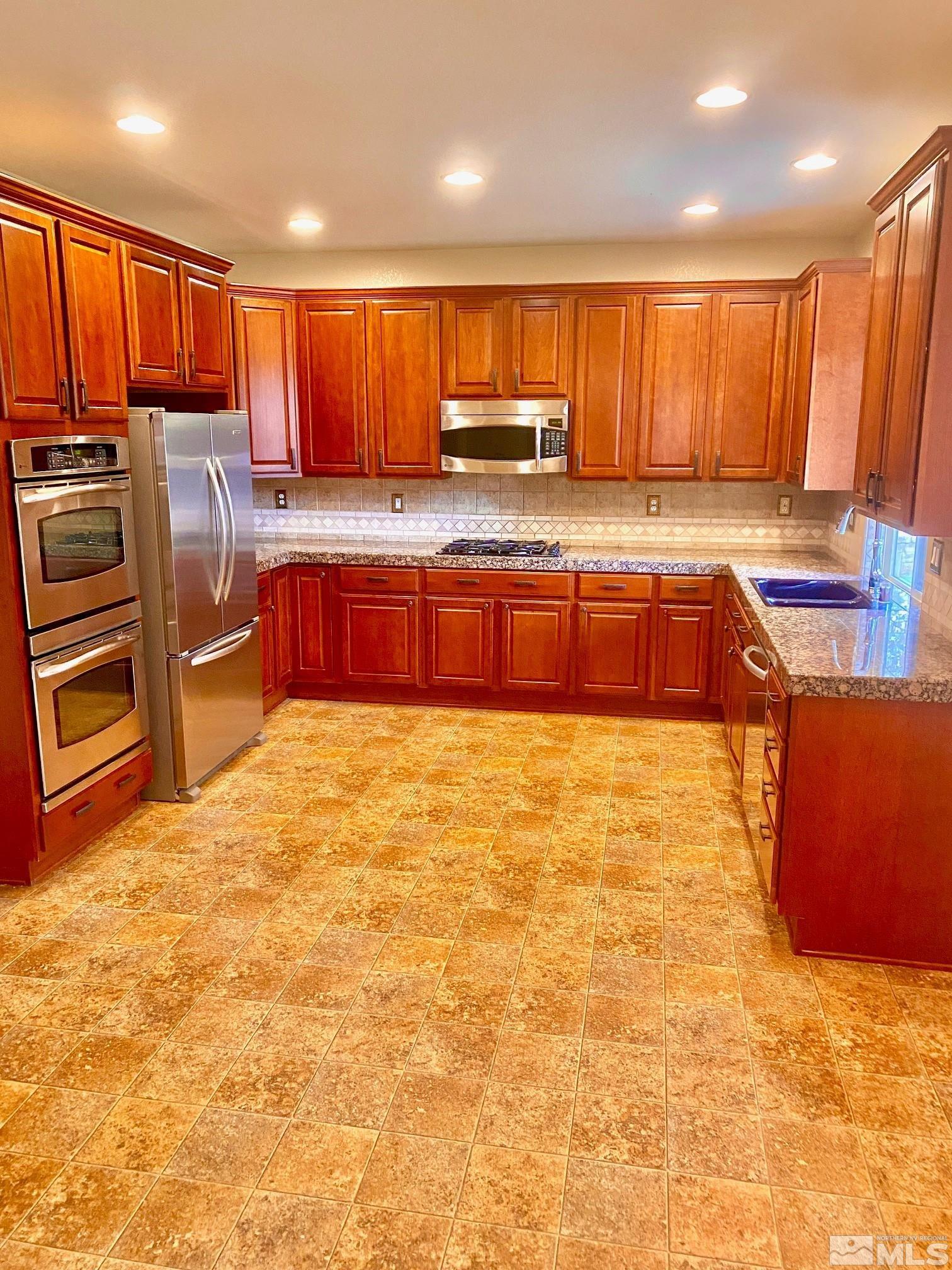 445 Haleb Court Reno, NV 89521 - Photo 9 of 37 Photo 9