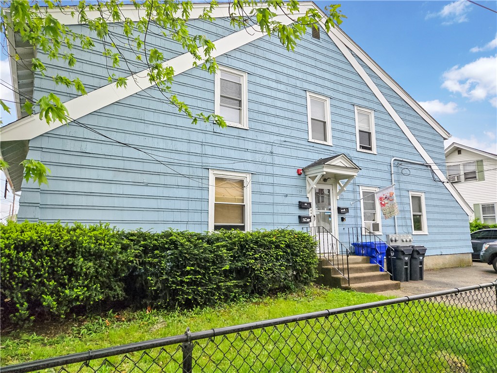 106 Baxter Street Pawtucket, RI 02861 - Photo 2 of 39 Gallery Image 2