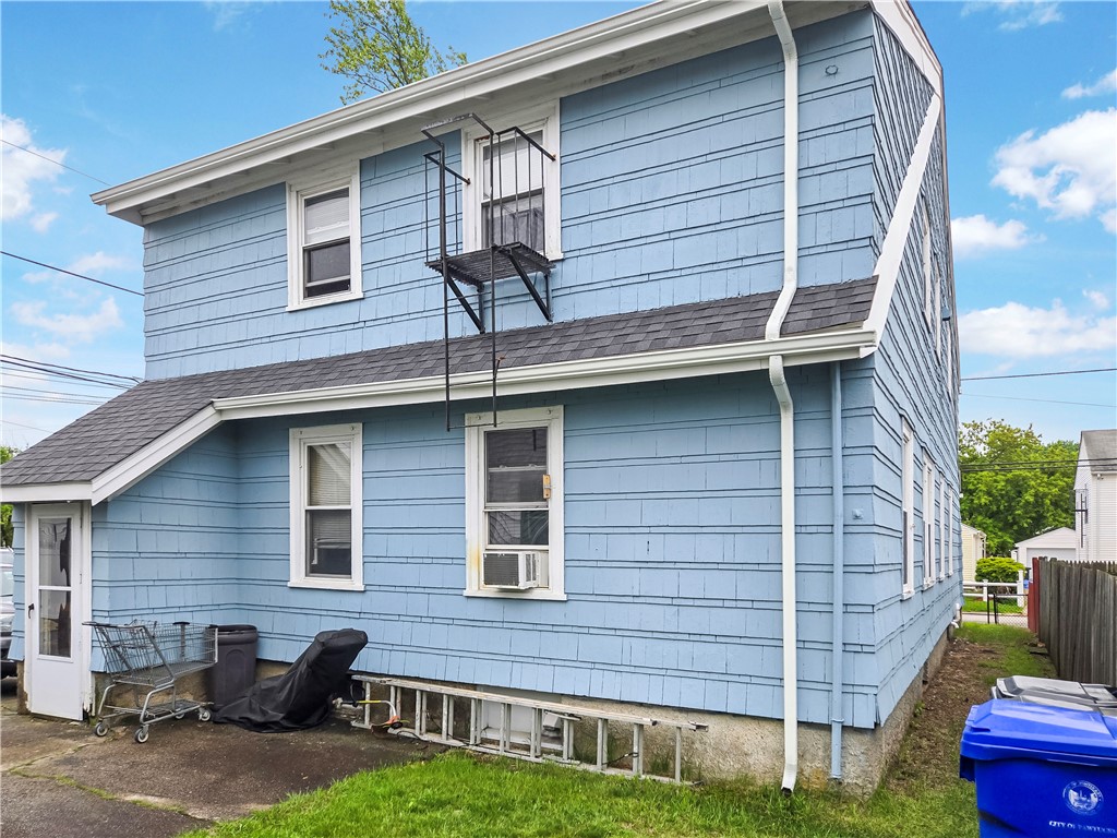 106 Baxter Street Pawtucket, RI 02861 - Photo 3 of 39 Gallery Image 3