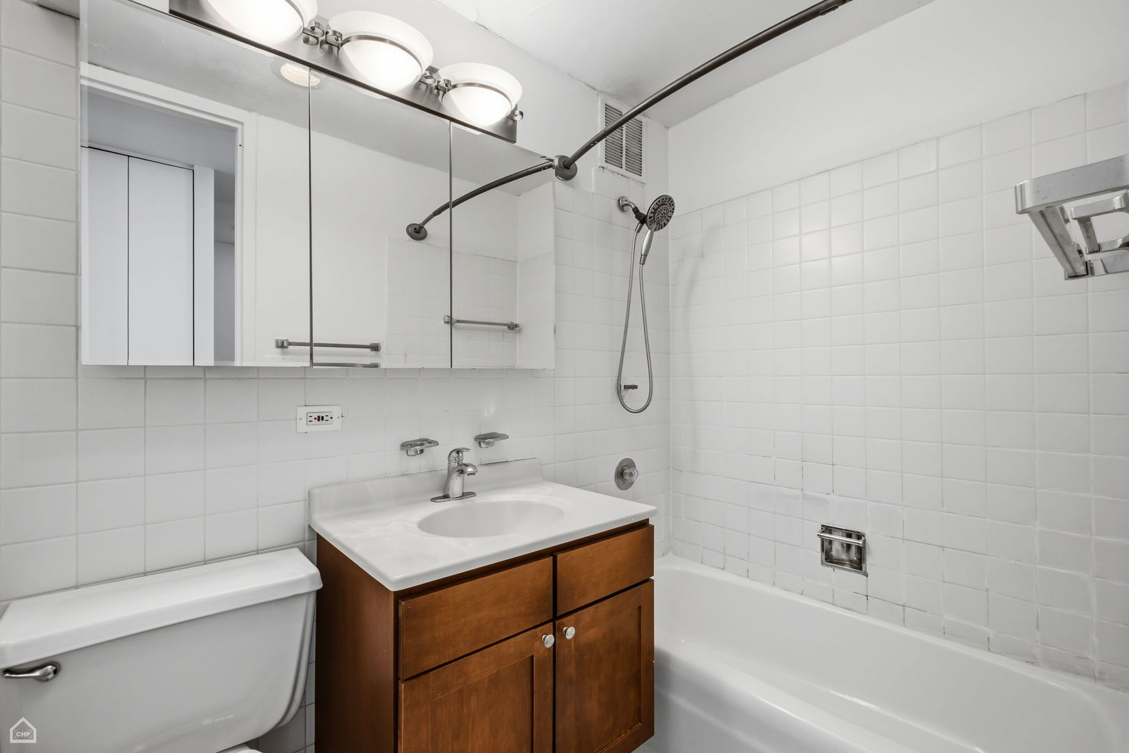655 West Irving Park Road, Unit 4008 Chicago, IL 60613 - Photo 9 of 11