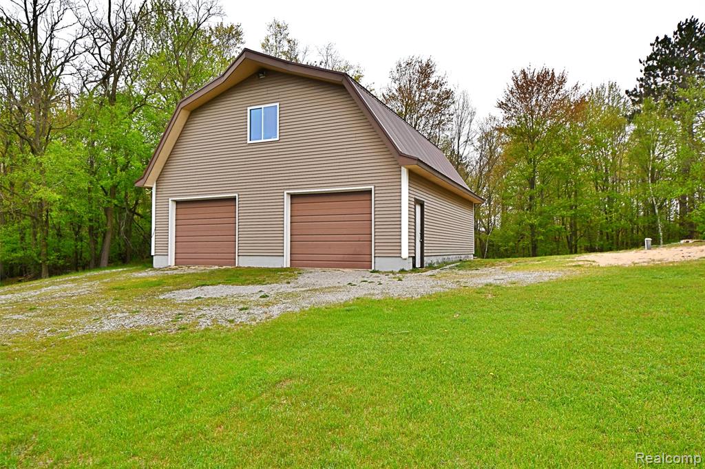 9609 East Madison Road St. Helen, MI 48656 - Photo 3 of 40