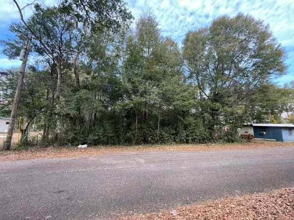 $35,000 | 327 Railroad Avenue East, Crestview, FL 32539