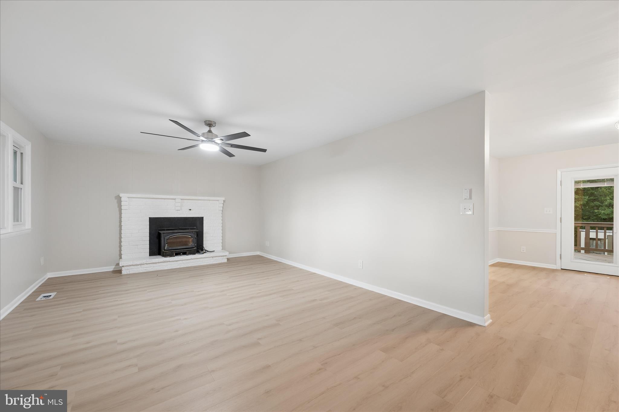 7052 Linganore Road Frederick, MD 21701 - Photo 9 of 76 Living Room