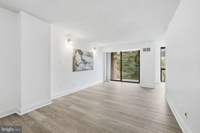 $315,000 | 2311 Pimmit Drive, Unit 105, Falls Church, VA 22043