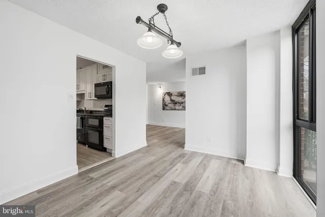 $315,000 | 2311 Pimmit Drive, Unit 105, Falls Church, VA 22043