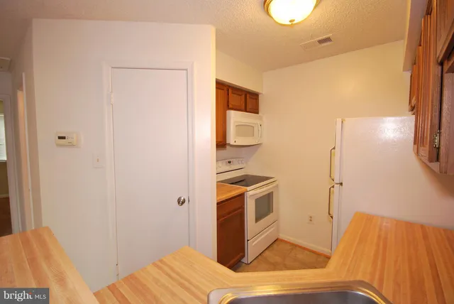 $1,595 | 10825 Amherst Avenue, Unit F, Silver Spring, MD 20902