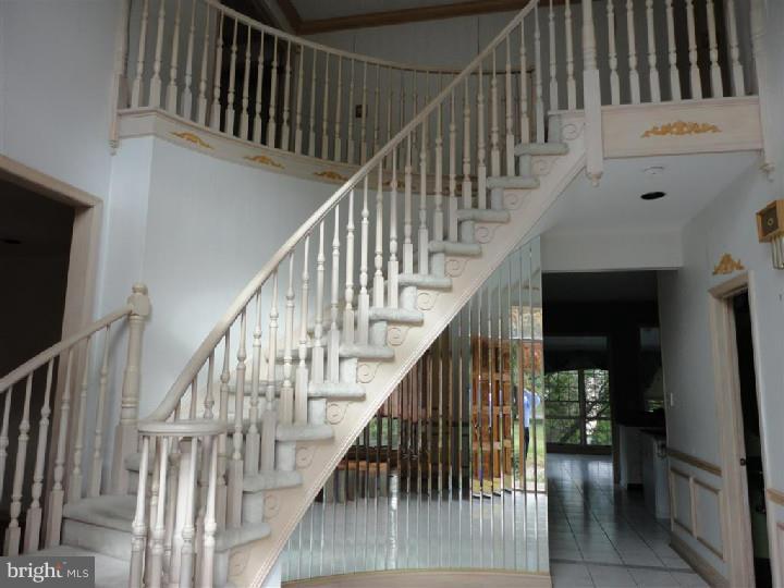 204 Summit Road Mount Laurel, NJ 08054 - Photo 2 of 21 Foyer