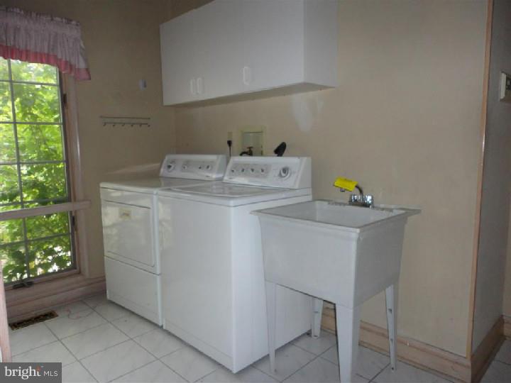 204 Summit Road Mount Laurel, NJ 08054 - Photo 16 of 21 Laundry Room