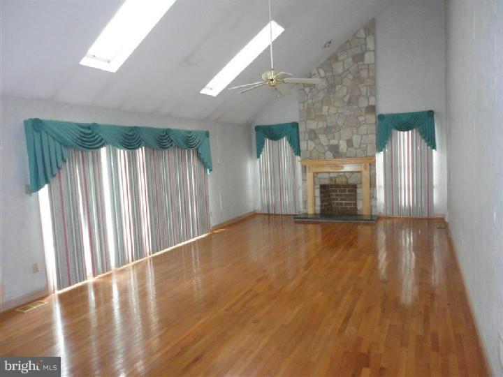 204 Summit Road Mount Laurel, NJ 08054 - Photo 9 of 21 Family Room