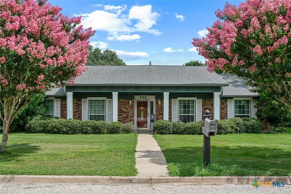 $299,900 | 300 Green Avenue, Palacios, TX 77465