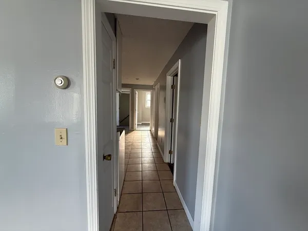$2,200 | 18 Meadow Street, Unit 2, Taunton, MA 02780