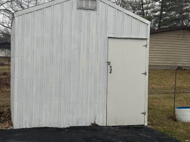 $128,000 | 1109 South Monroe Street, Hartford City, IN 47348