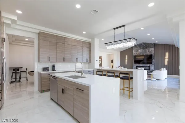 $8,000 | 6525 Ponderosa Way, Las Vegas, NV 89118