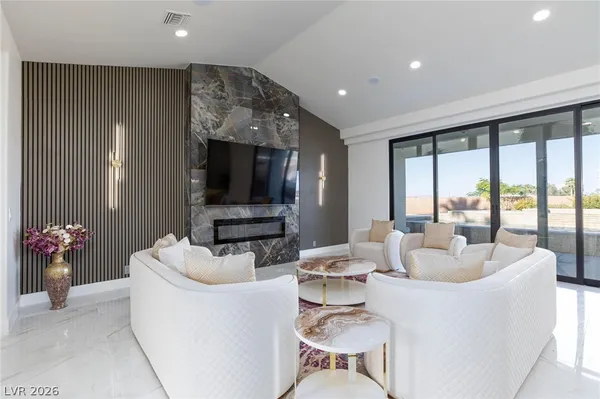 $8,000 | 6525 Ponderosa Way, Las Vegas, NV 89118