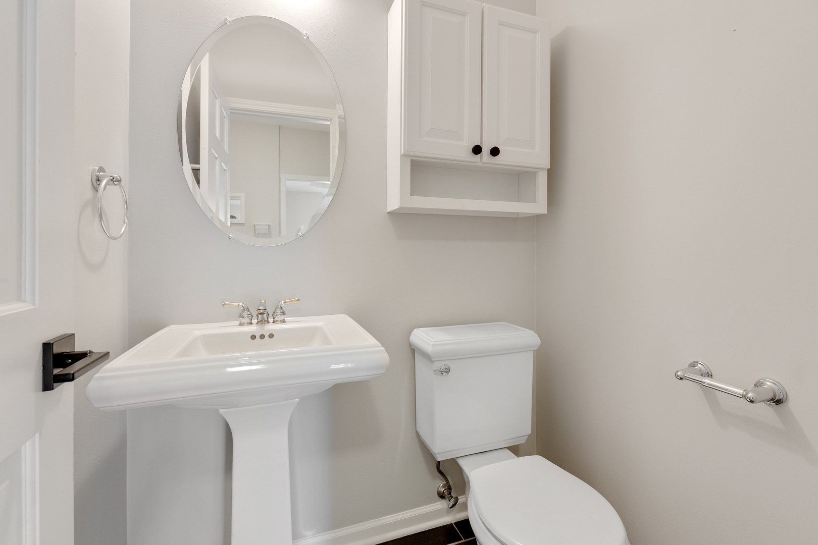 835 Longview Court Sugar Grove, IL 60554 - Photo 21 of 32 a bathroom with a toilet sink and mirror