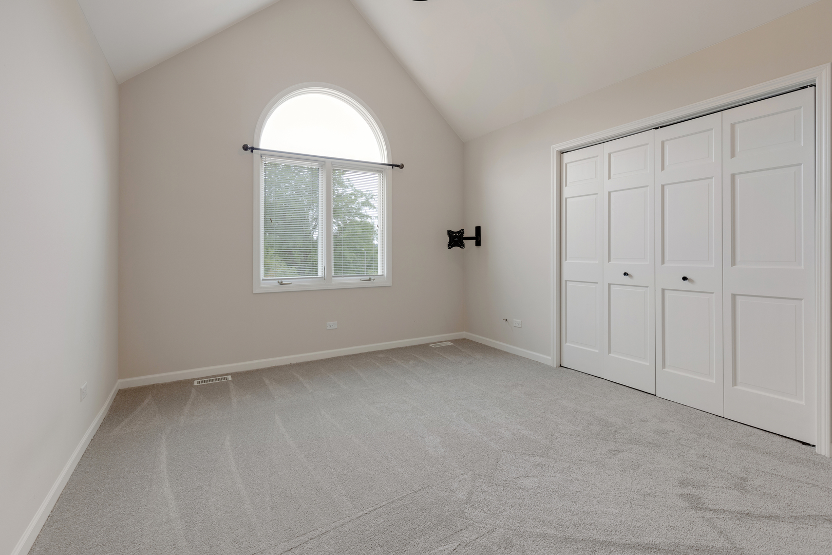 835 Longview Court Sugar Grove, IL 60554 - Photo 22 of 32 an empty room with a window