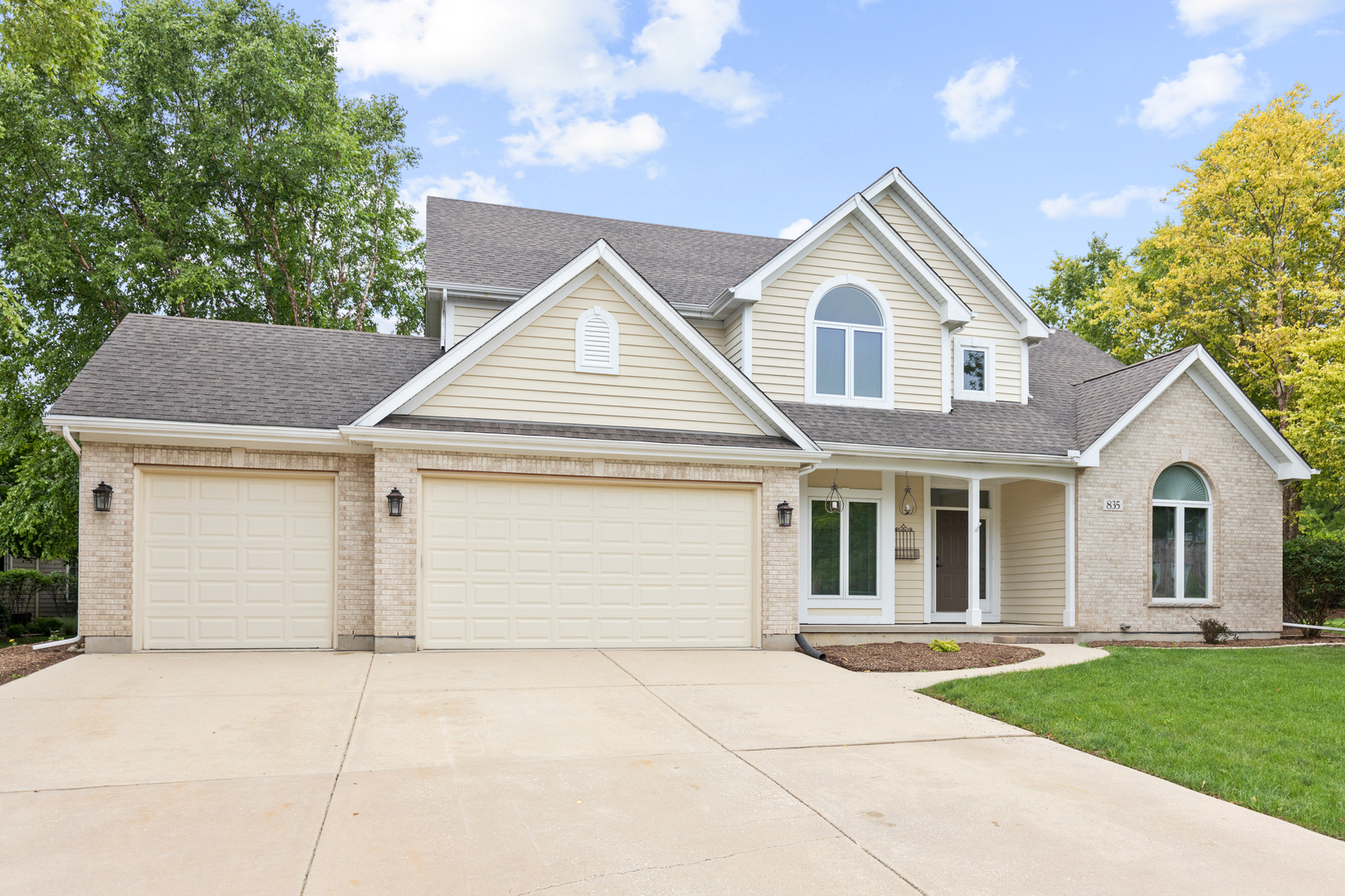 835 Longview Court Sugar Grove, IL 60554 - Photo 32 of 32 a view of front of house with a yard