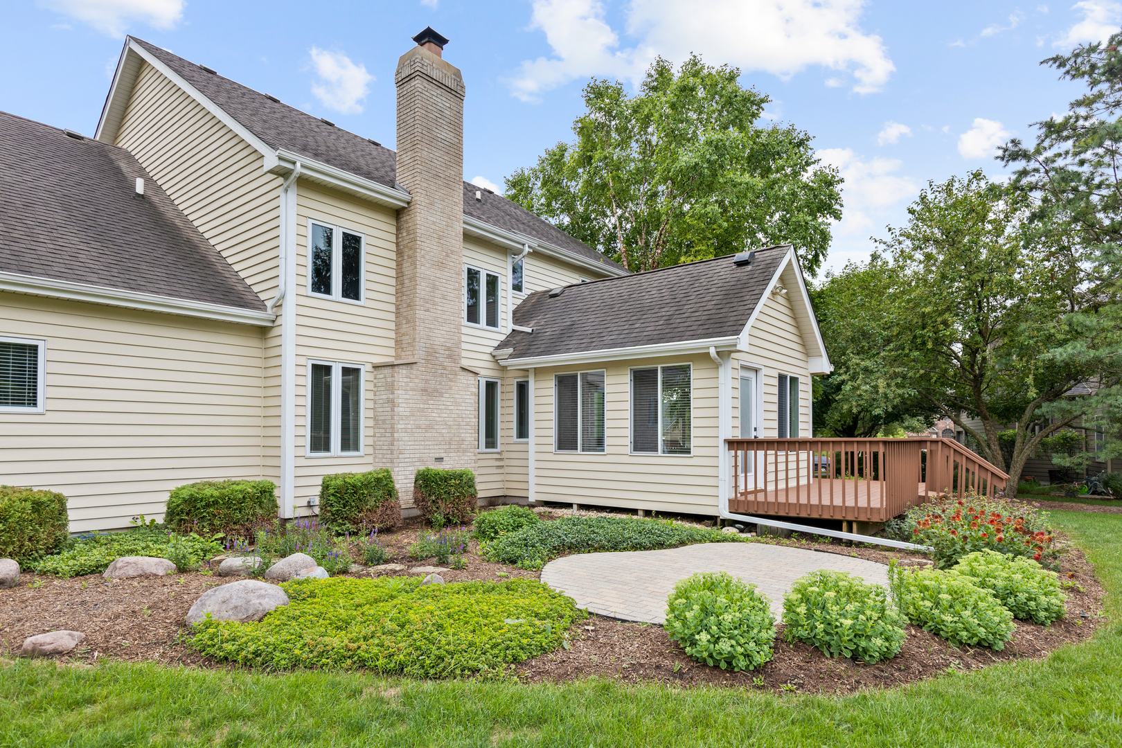 835 Longview Court Sugar Grove, IL 60554 - Photo 8 of 32 a front view of a house with a yard and garage
