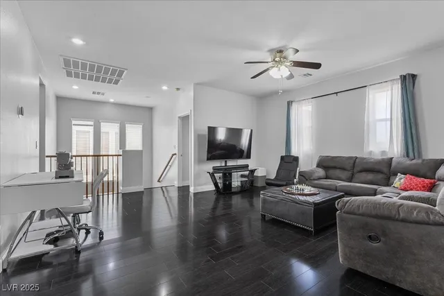 $699,900 | 10300 South Dapple Grey Road, Las Vegas, NV 89178