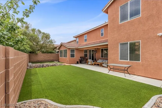 $699,900 | 10300 South Dapple Grey Road, Las Vegas, NV 89178