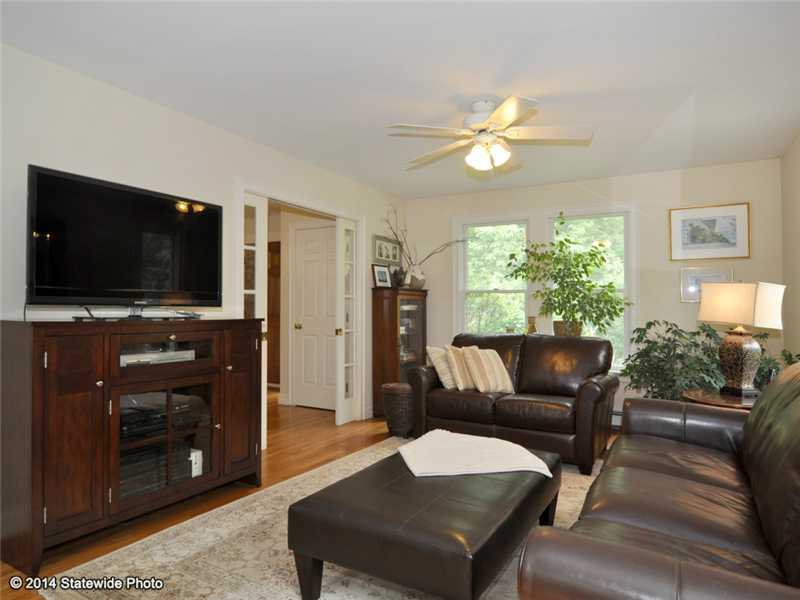 4265 Main Road Tiverton, RI 02878 - Photo 5 of 25 Den/Family/Great Room.