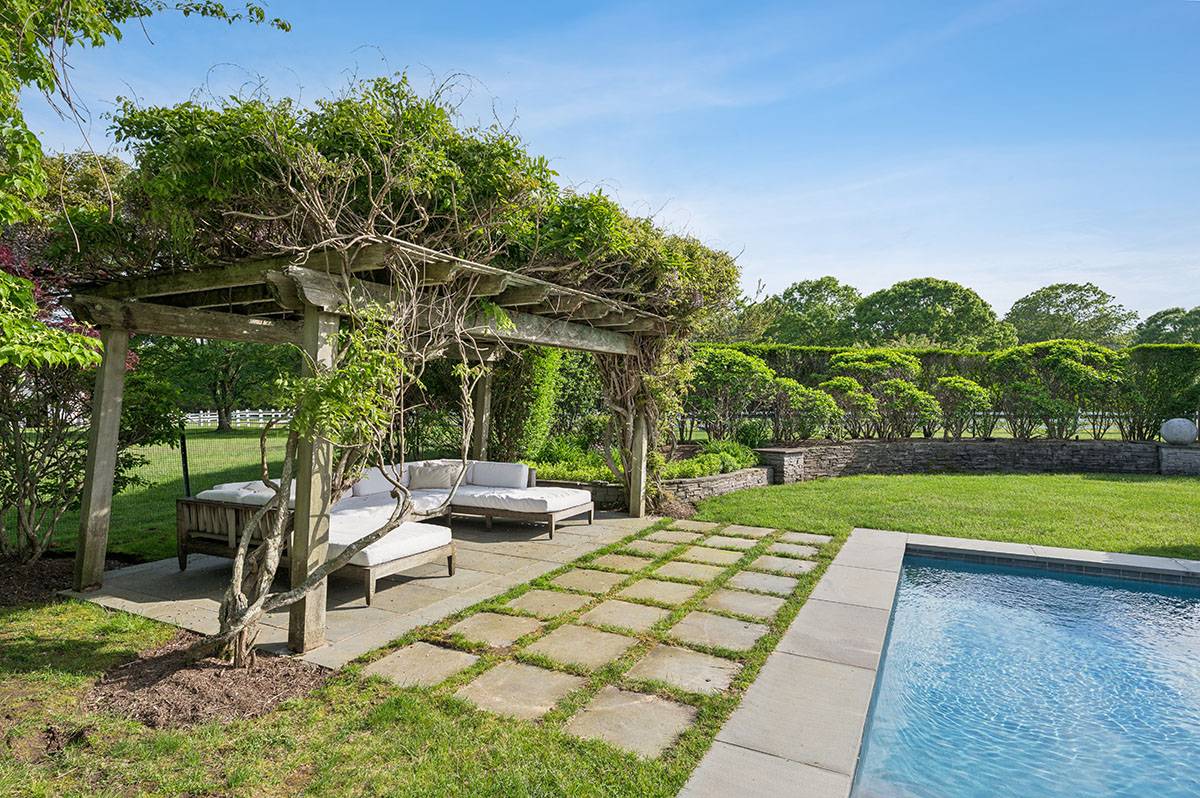 1 Green Hollow Road East Hampton, NY 11937 - Photo 32 of 36