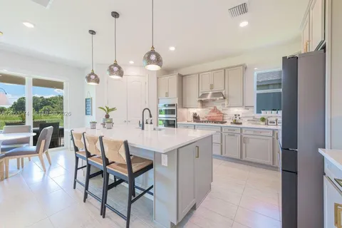 $669,900 | 10305 Southwest Captiva Drive, Port St. Lucie, FL 34987