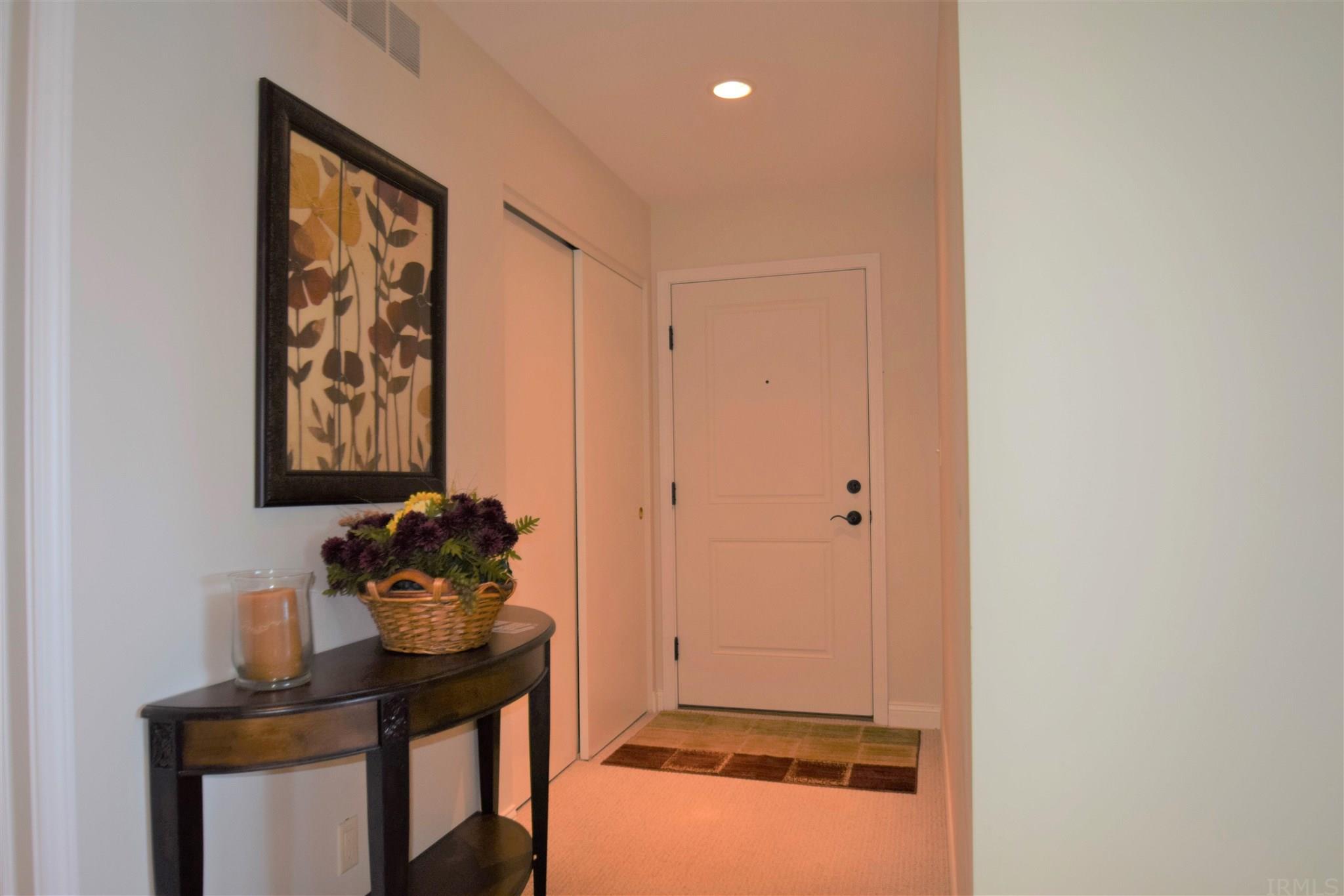 8986 East Hatchery Road, Unit 6 Syracuse, IN 46567 - Photo 6 of 27 Gallery Image 6